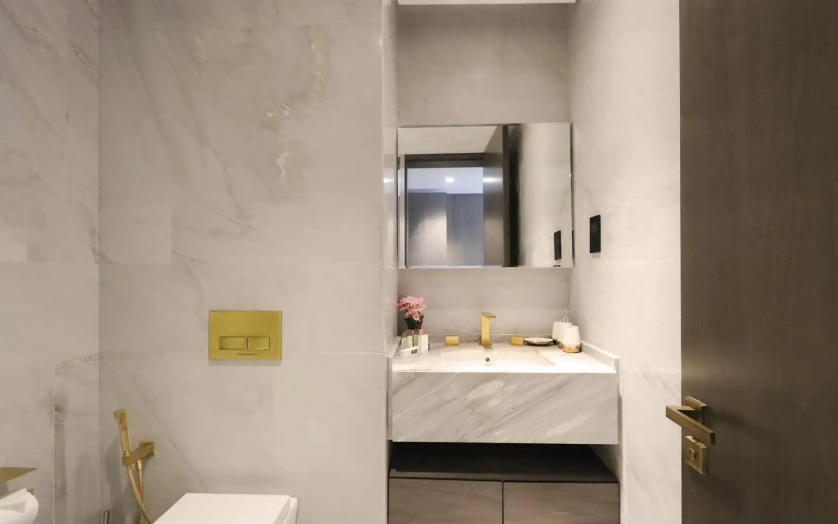 Apartment Livbnb - 2Br Suite Five Palm Jumeirah Residences Dubai