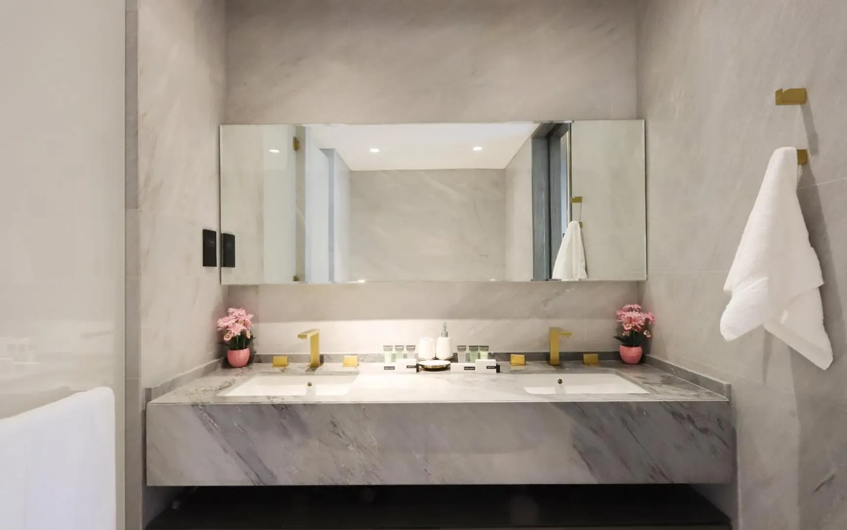 Livbnb - 2Br Suite Five Palm Jumeirah Residences Dubai 0*,  United Arab Emirates