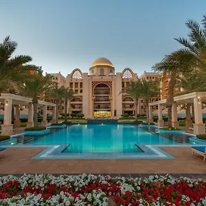 Globalstay At Palm Jumeirah Beachfront Paradise With Pool And Gym Апартаменты
